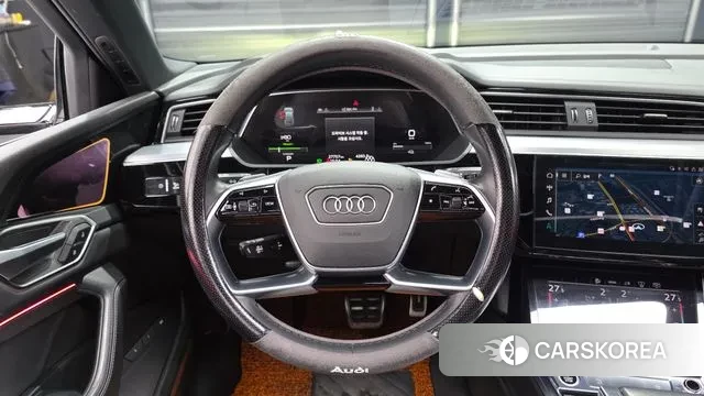 Audi e-Tron 2022 Серый из Кореи, фото 4