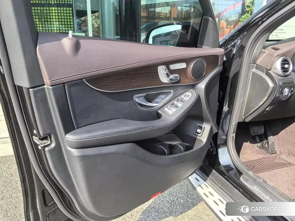 Mercedes-Benz GLC 2021 Черный из Китая, фото 4