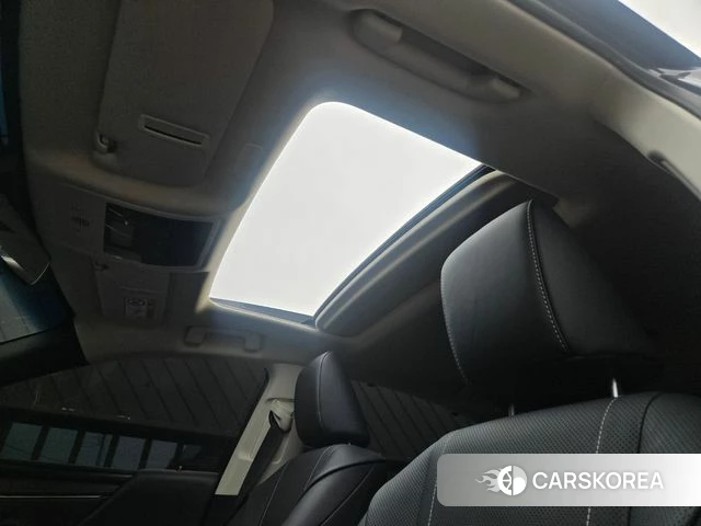 Lexus ES300h 7th generation 2024 Серый из Кореи, фото 4