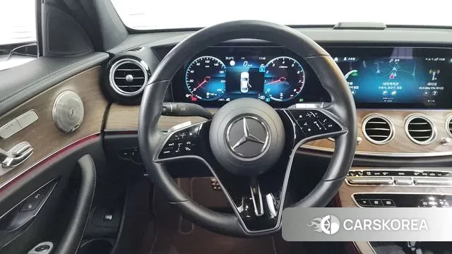 Mercedes-Benz E-Class W213 2022 Белый из Кореи, фото 4