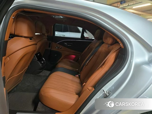 Bentley Flying Spur 3rd Generation 2021 Серебряный из Кореи, фото 4