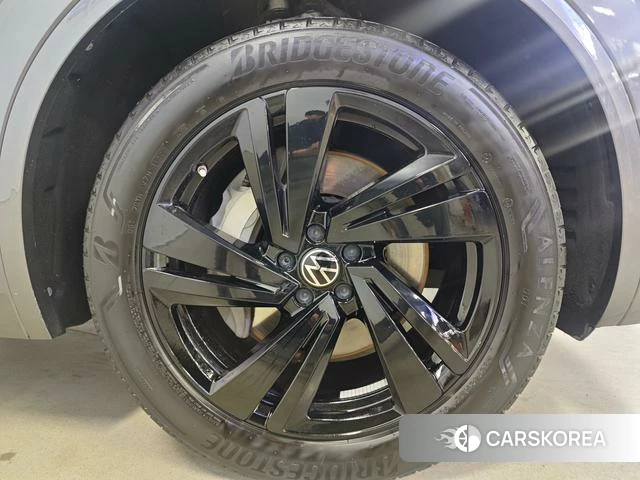 Volkswagen Touareg 2022 Коричневый из Китая, фото 4