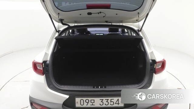 Kia Stonic 2018 Белый из Кореи, фото 4