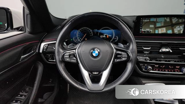 BMW 5 Series (G30) 2018 Белый из Кореи, фото 4