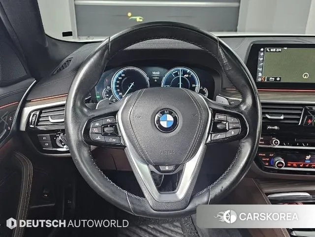 BMW 5 Series (G30) 2018 Белый из Кореи, фото 4