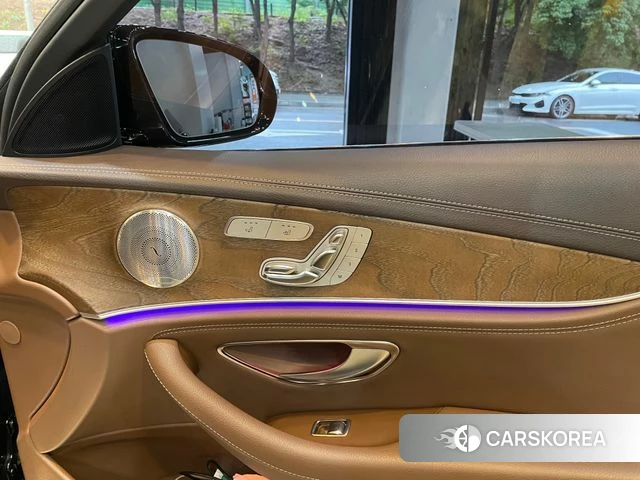 Mercedes-Benz E-Class W213 2018 Черный из Кореи, фото 4