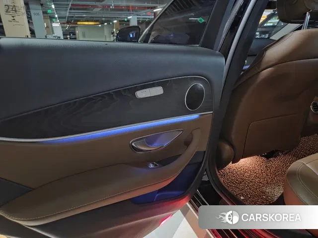 Mercedes-Benz E-Class W213 2019 Черный из Кореи, фото 4