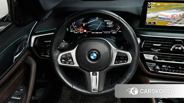 BMW 5 Series (G30) 2023 Белый из Кореи, фото 4