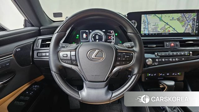 Lexus ES300h 7th generation 2022 Серебристо-серый из Кореи, фото 4