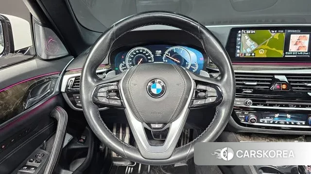 BMW 5 Series (G30) 2018 Белый из Кореи, фото 4