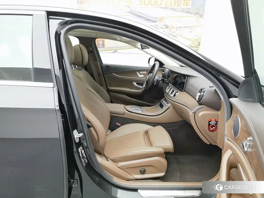 Mercedes-Benz E-Class 2021 Черный из Китая, фото 4