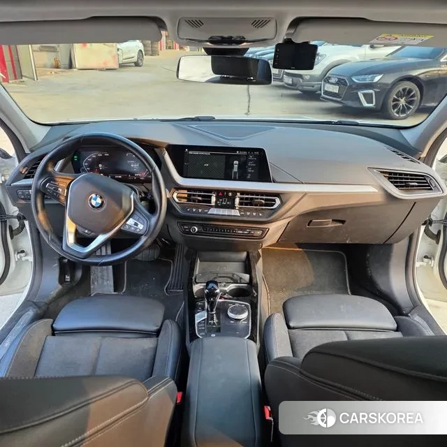 BMW 1 Series (F40) 2023 Белый из Кореи, фото 4