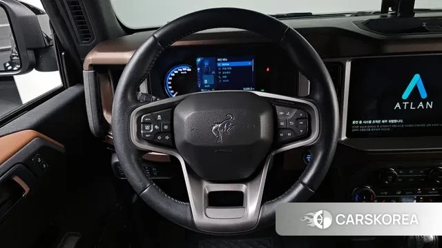 Ford Bronco 6th Generation 2022 Черный из Кореи, фото 4