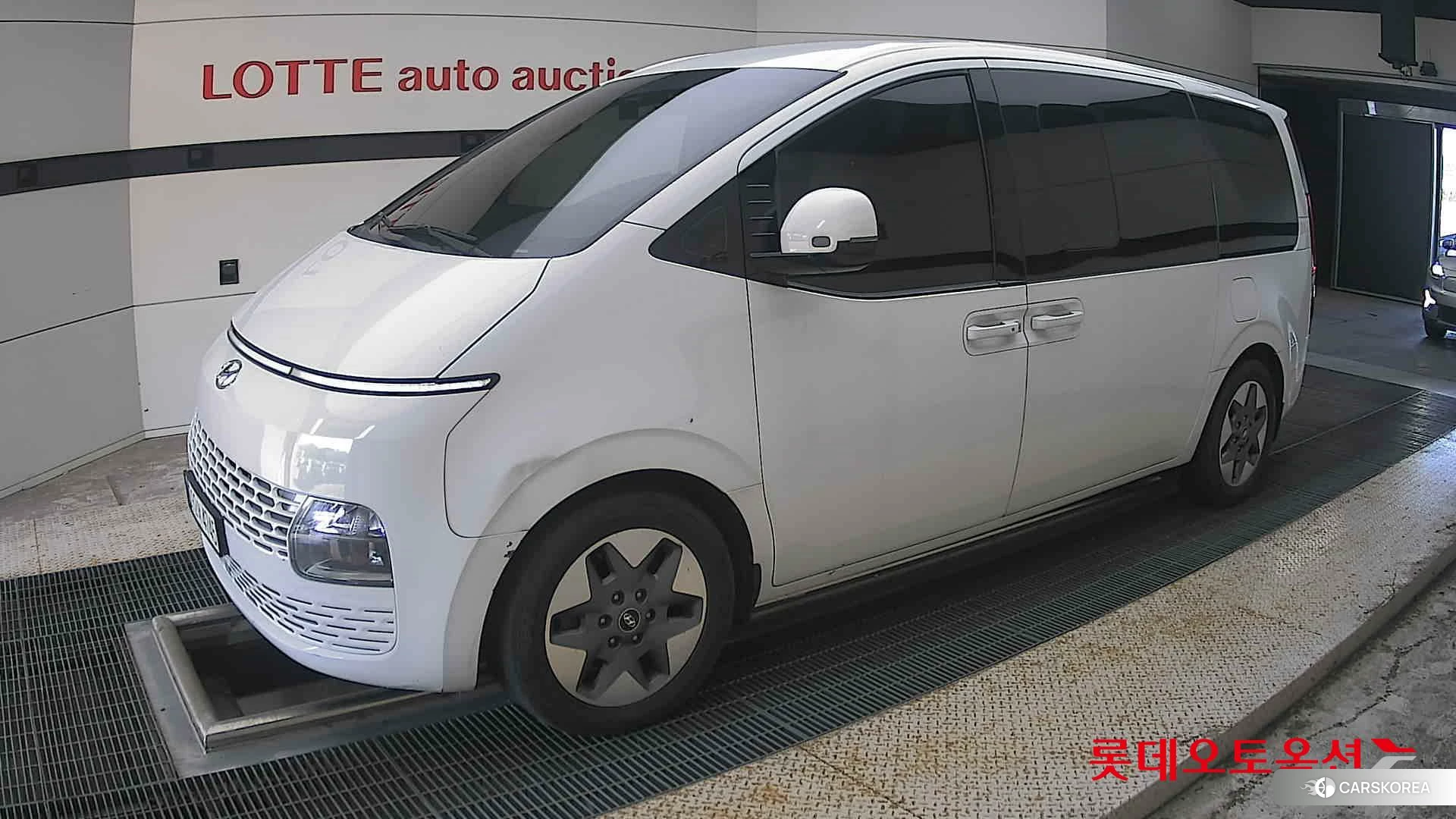 Hyundai Staria 2022 Белый из Кореи, фото 4