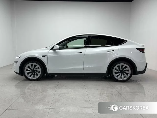 Tesla Model Y 2026 Белый из Китая, фото 4