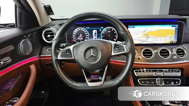 Mercedes-Benz E-Class W213 2018 Белый из Кореи, фото 4