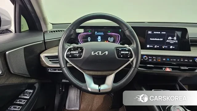 Kia K8 2024 Серебристо-серый из Кореи, фото 4