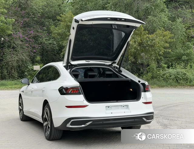 Volkswagen Lingdu 2022 Белый из Китая, фото 4