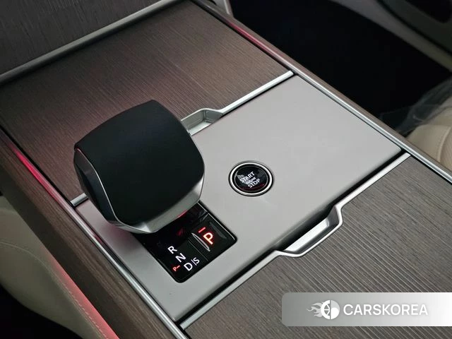 Land Rover Range Rover 5th Generation 2026 Золотой из Кореи, фото 4