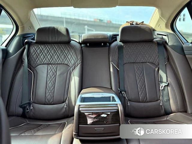 BMW 7 series 2021 Черный из Китая, фото 4