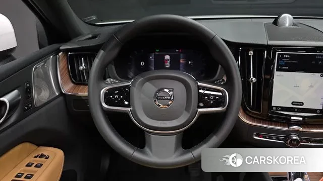 Volvo XC60 second Generation 2024 Белый из Кореи, фото 4