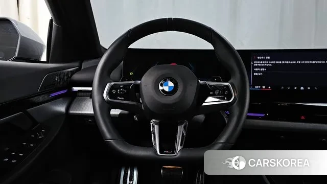 BMW 5 Series (G60) 2024 Светло-серебряный цвет из Кореи, фото 4
