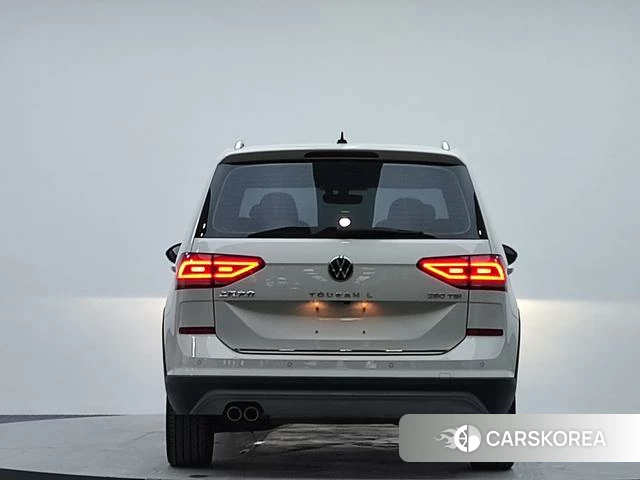 Volkswagen Touran L 2022 Белый из Китая, фото 4