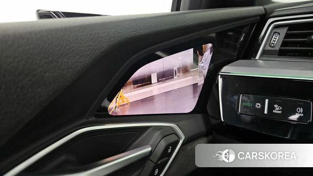 Audi e-Tron 2020 Серый из Кореи, фото 4