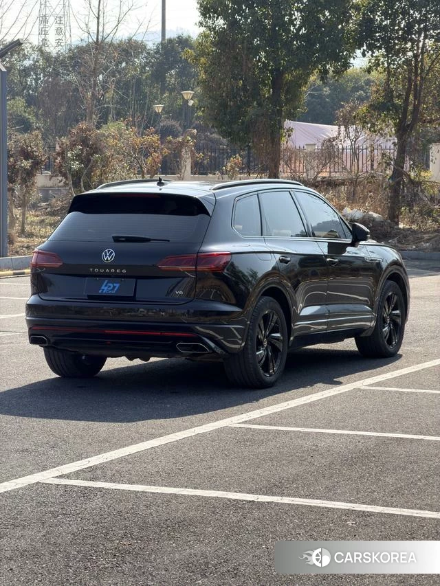 Volkswagen Touareg 2022 Черный из Китая, фото 4