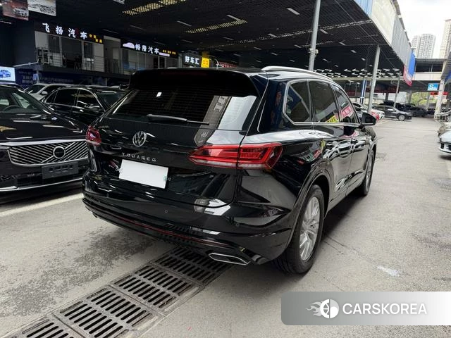 Volkswagen Touareg 2024 Черный из Китая, фото 4