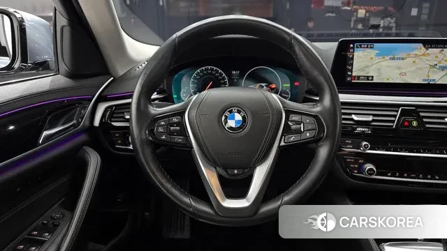 BMW 5 Series (G30) 2019 Серебристо-серый из Кореи, фото 4