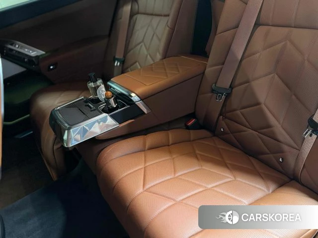 BMW 7 Series (G70) 2025 Белый из Кореи, фото 4