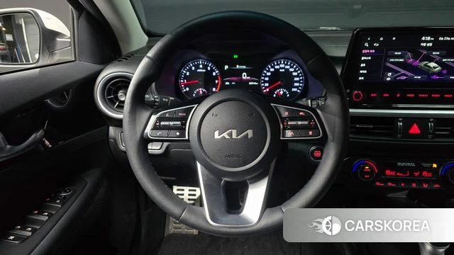 Kia The New K3 2nd generation 2022 Белый из Кореи, фото 4