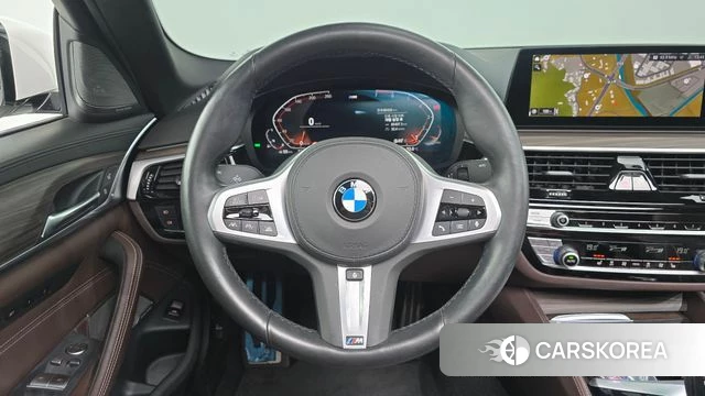 BMW 5 Series (G30) 2020 Белый из Кореи, фото 4