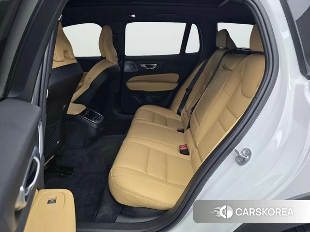 Volvo V60 Cross-Country 2nd Generation 2024 Белый из Кореи, фото 4