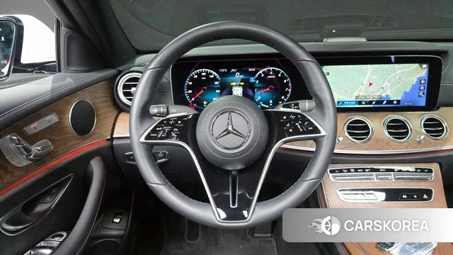 Mercedes-Benz E-Class W213 2023 Белый из Кореи, фото 4