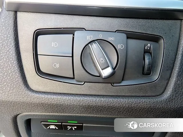 BMW 3 Series (F30) 2018 Белый из Кореи, фото 4