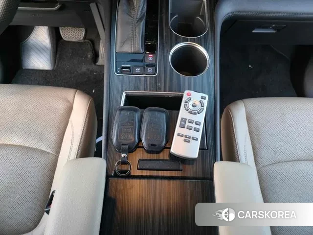 Toyota Sienna 4th Generation 2022 Белый из Кореи, фото 4