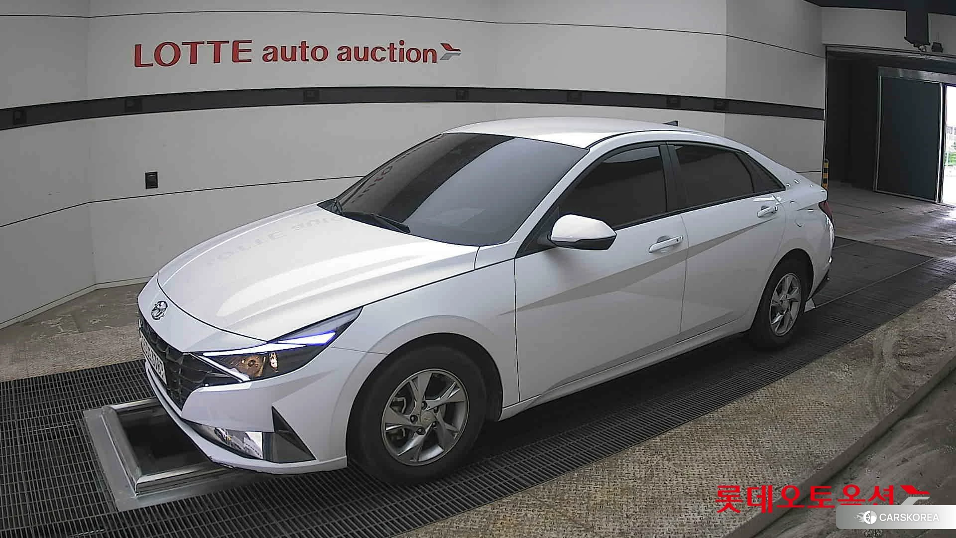 Hyundai Avante 2021 Polar White из Кореи, фото 4