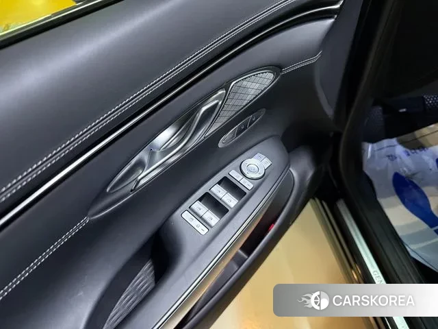 Genesis GV70 2021 Черный из Кореи, фото 4