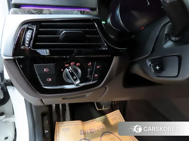 BMW 5 Series (G30) 2018 Белый из Кореи, фото 4