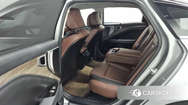 Kia K8 2023 Серебристо-серый из Кореи, фото 4