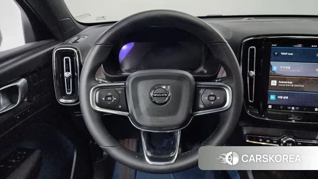 Volvo C40 Richards 2022 Светло-серебряный цвет из Кореи, фото 4