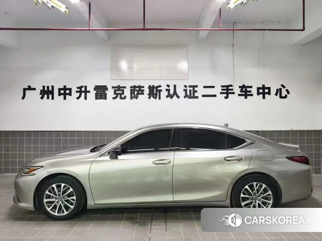 Lexus ES 2022 Серебристо-серый из Китая, фото 4