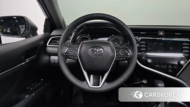 Toyota Camry (XV70) 2018 Серебристо-серый из Кореи, фото 4