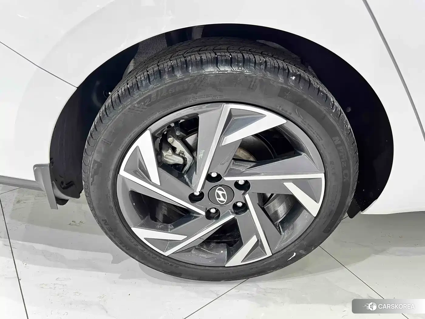 Hyundai Elantra 2024 Белый из Китая, фото 4
