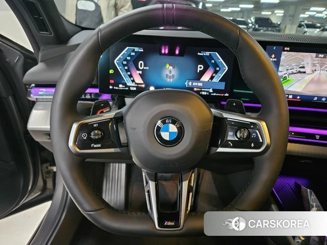 BMW 5 Series (G60) 2025 Серебристо-серый из Кореи, фото 4