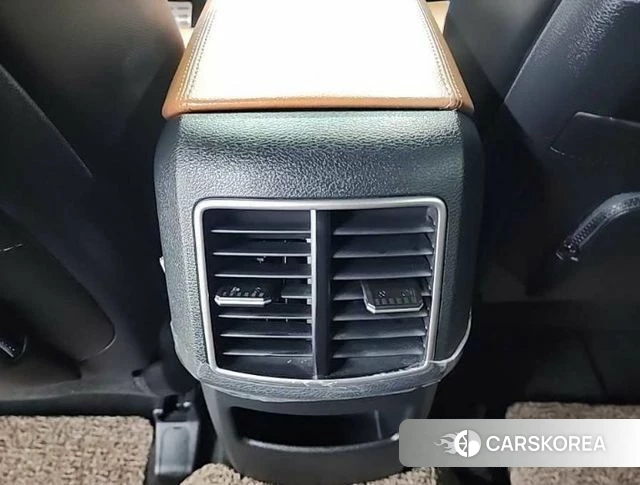 Kia Sportage 5th Generation Hybrid 2023 Белый из Кореи, фото 4