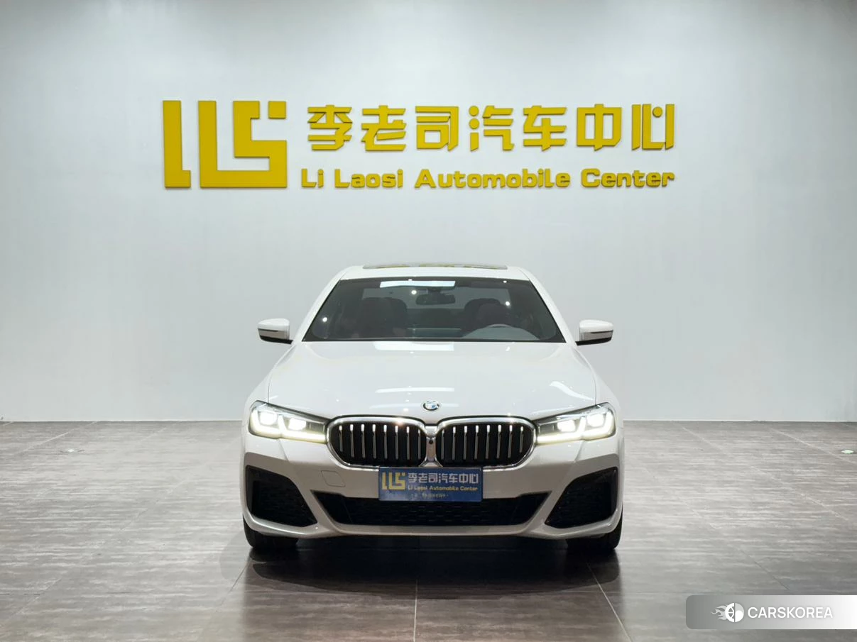 BMW 5 series 2022 Белый из Китая, фото 4