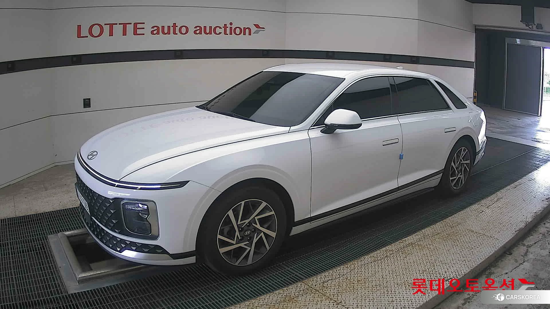 Hyundai Grandeur Hybrid 2023 Serenity White Pearl (Optional addition) из Кореи, фото 4